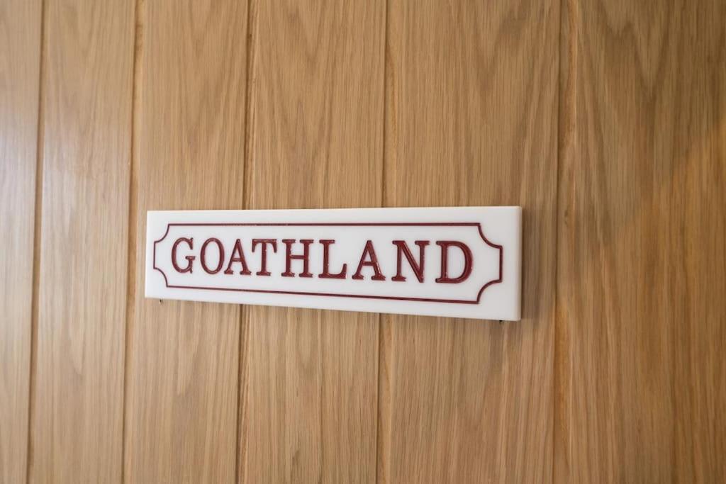 Lettered Board Apartments 1, 2 & 3 Пикъринг Екстериор снимка